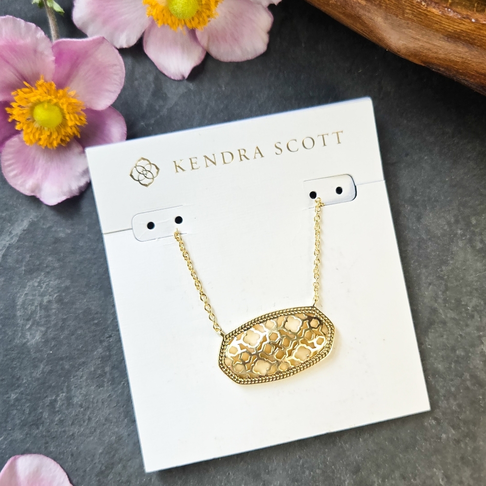NWT Kendra Scott Dollie Pendant Necklace